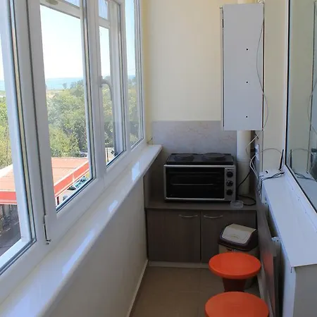 Lazur Apartment *